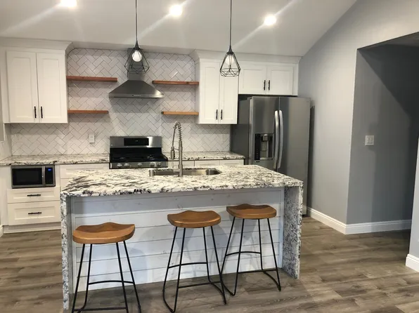 (undisclosed Address), Fullerton, CA 92832