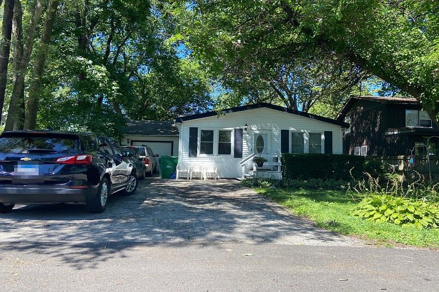1st image of 33582 N Oakland Dr