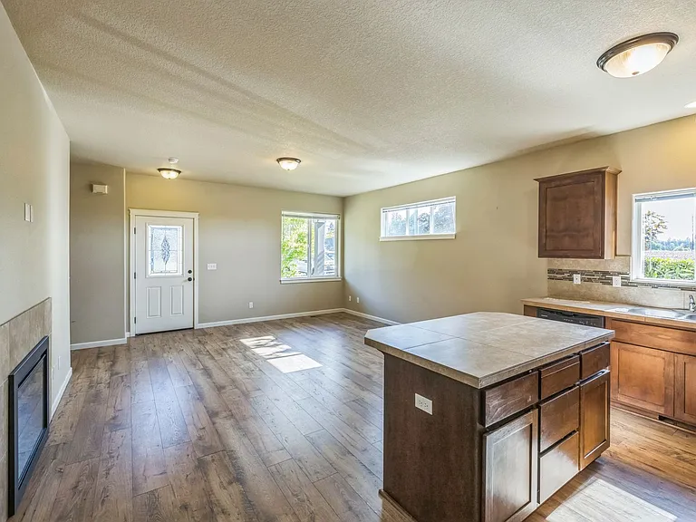2501 Carson Loop — Photo 8