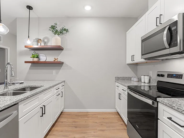 Pearson - 1 Bed / 1 Bath - 909-945 Sq.Ft.