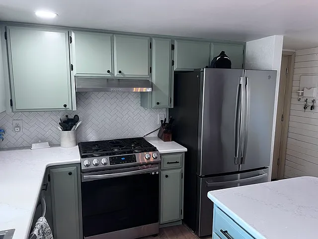 1676 Edgevale Ave — Photo 14