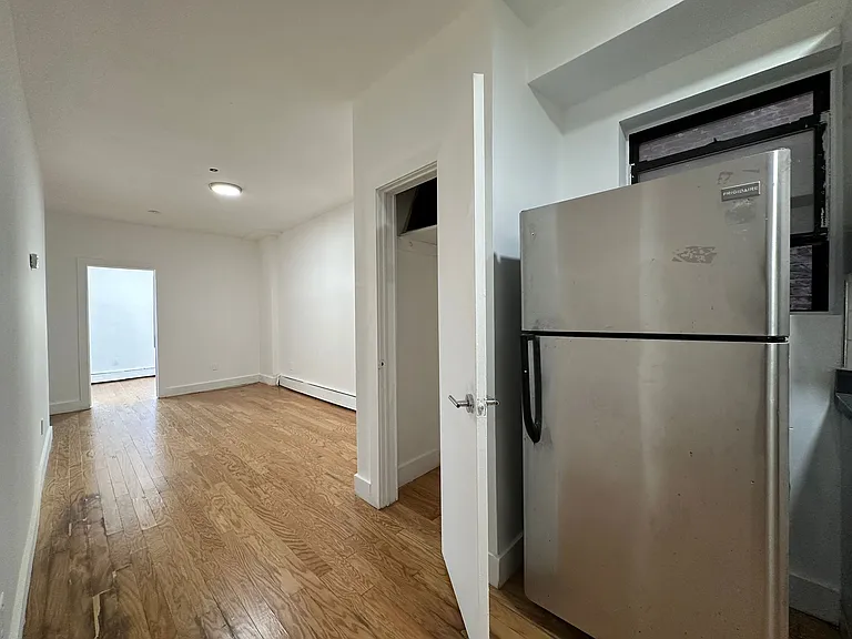 337-39 Randolph Ave #4 — Photo 4