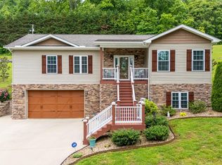 180 Owens Dr, Rocky Top, TN 37769