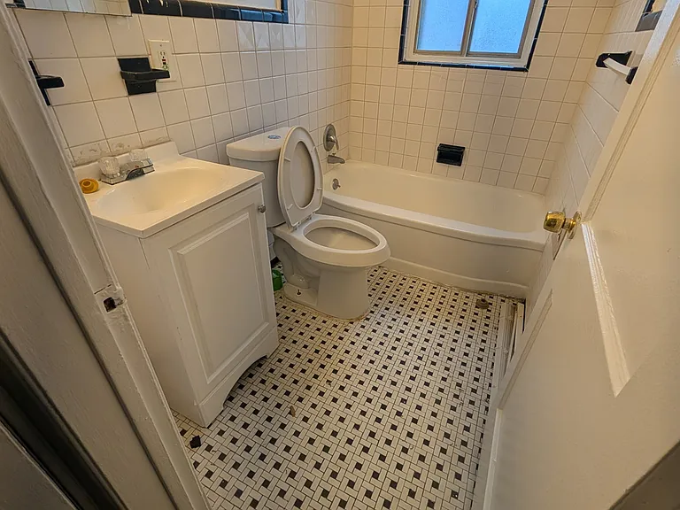 Oakman-Belleterre Apartments — Photo 15