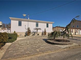 66 Jeteemale Dr, Manahawkin, NJ 08050