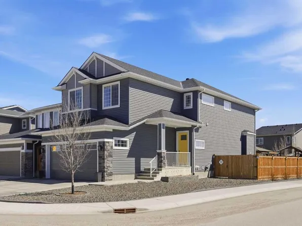 7 W Evansglen Park NW, Calgary, AB T3P 0X9