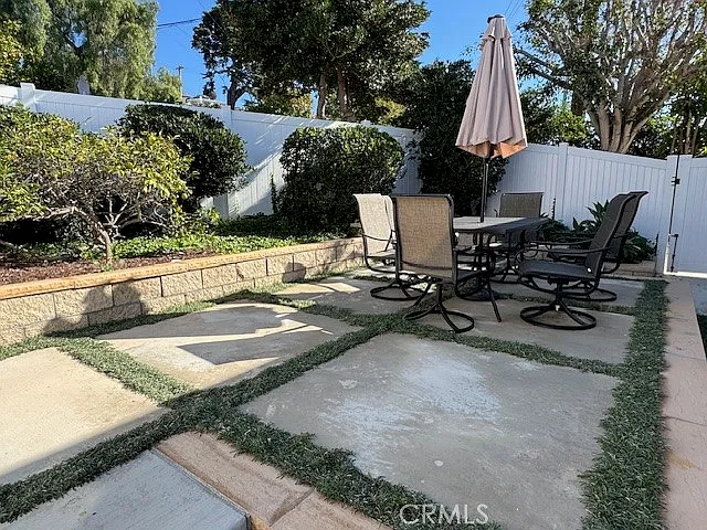 670 Thalia St — Photo 19