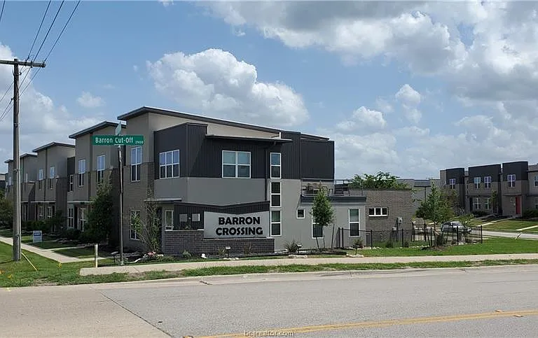 2415 Chinook Way — Photo 2