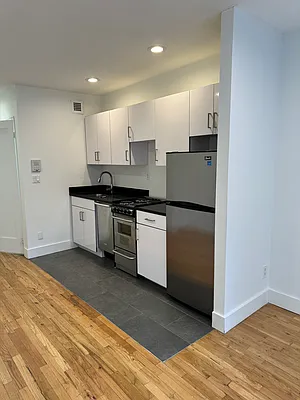 Rented by Mossanen Group | media 5