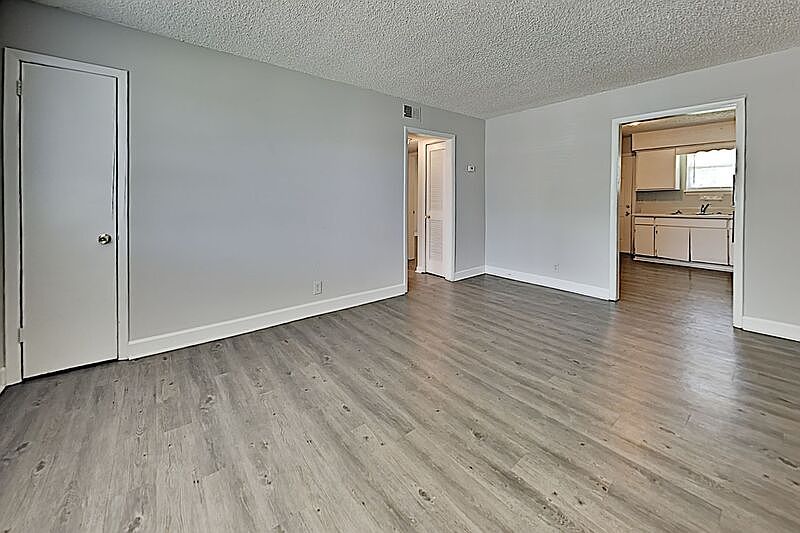 1st image of 3419 Moonlight Dr