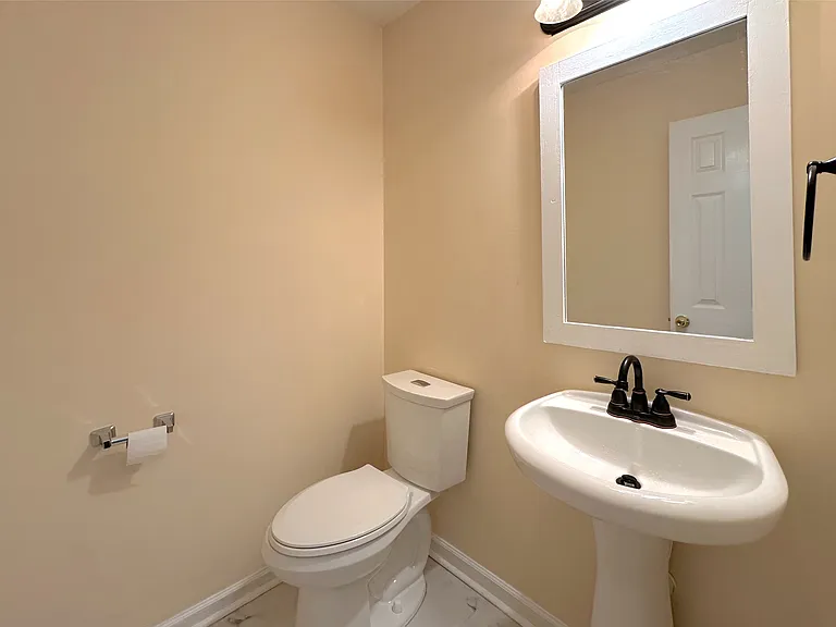 1210 Whitman Dr — Photo 13