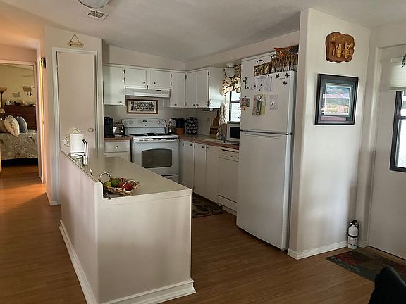 2nd image of 541 Skylark Dr