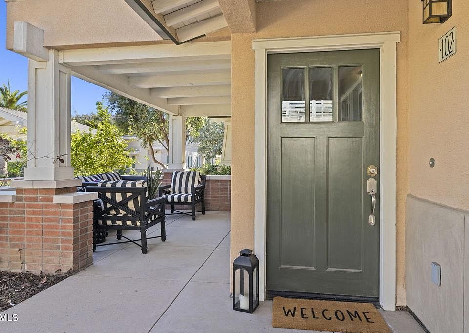 1st image of 996 Los Angeles Ave #102