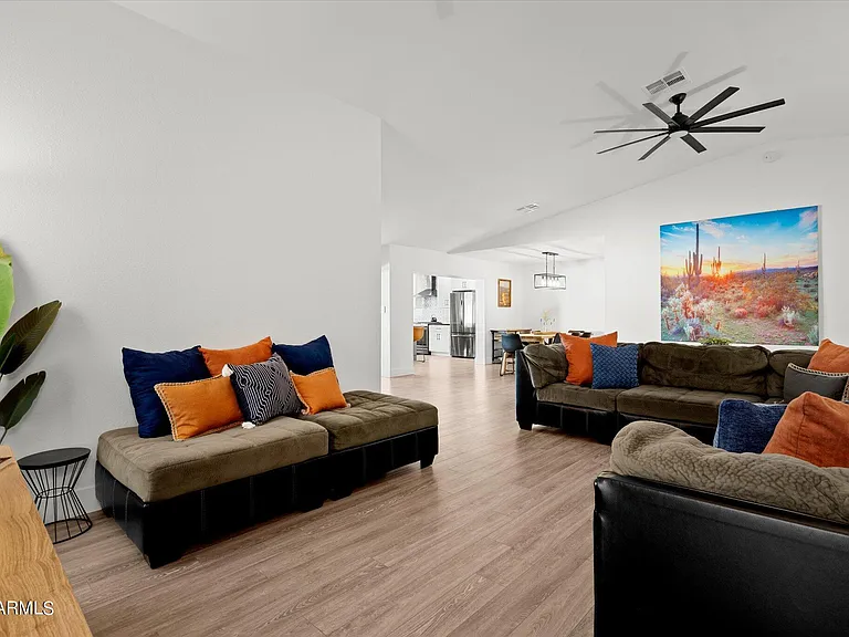 1027 W Peralta Ave — Photo 16