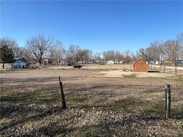 328 S Tennessee St, Iola, KS 66749