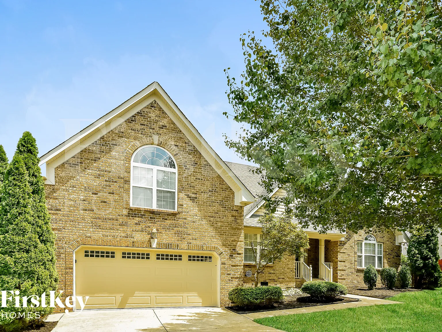 3 bed, 2.0 bath, 1949 sqft, $2,465 — Photo 2