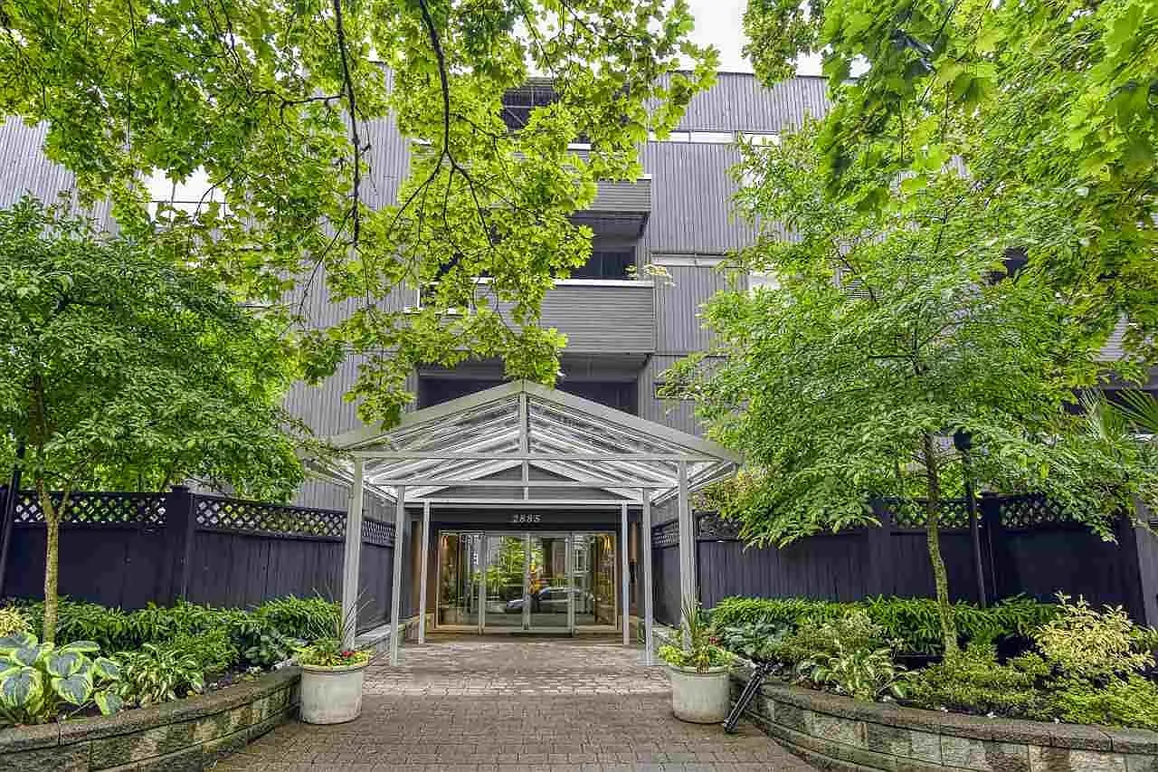 1 bed, 587 sqft, $2,400 — Photo 1