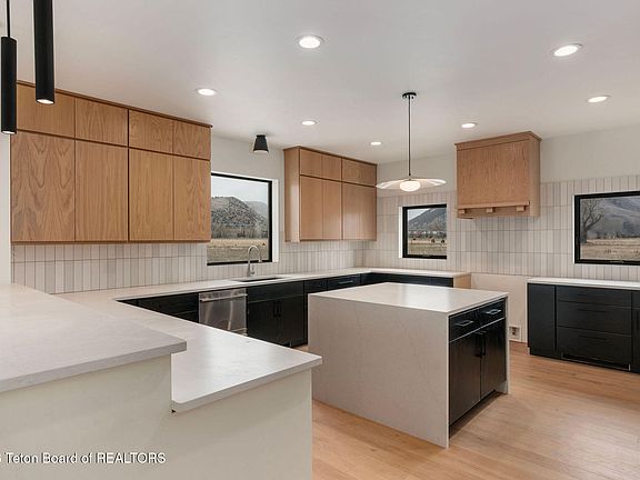 4th image of 2055 Log Cabin Club Rd