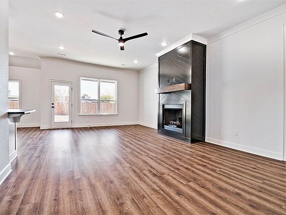 2nd image of 2818 Rife Cir