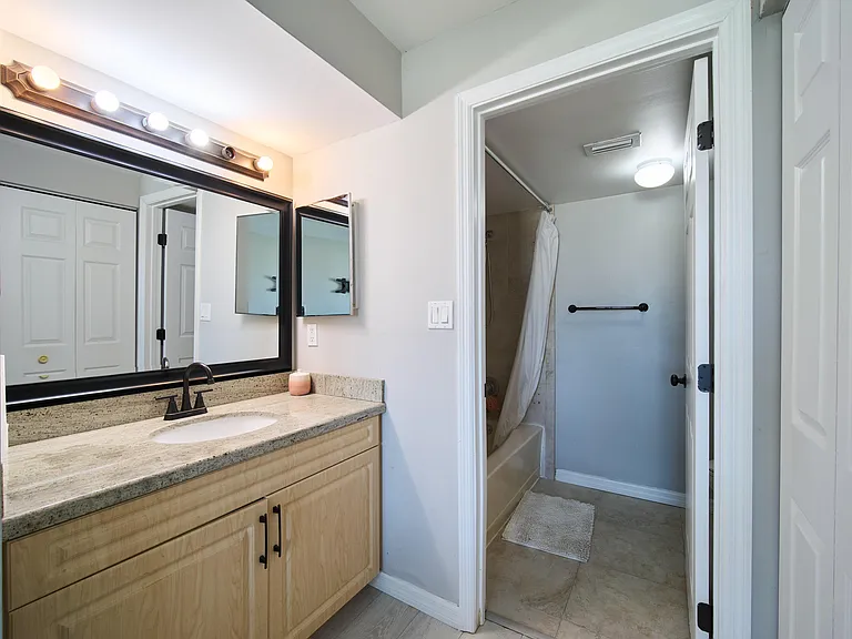 13201 Glenmoor Dr — Photo 17