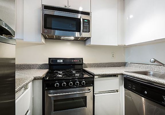 3rd image of 366 W 11th St APT 2A