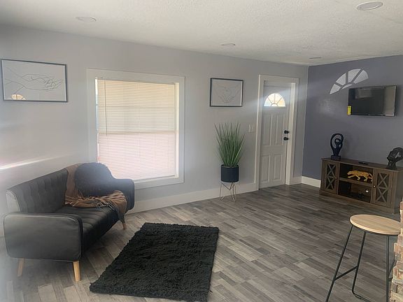 4th image of 7604 Shaw Dr
