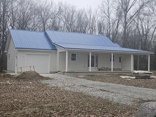 114 Evergreen Dr, Ina, IL 62846