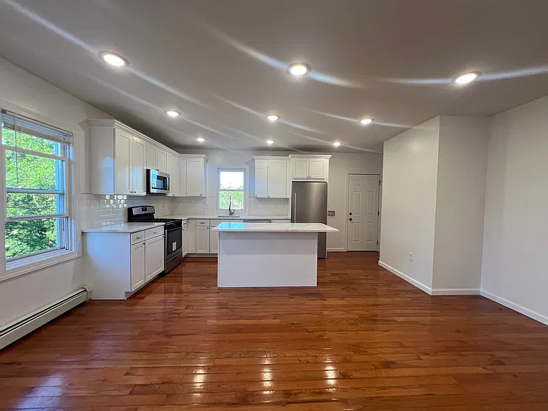255 Lafayette Pl #3E — Photo 2