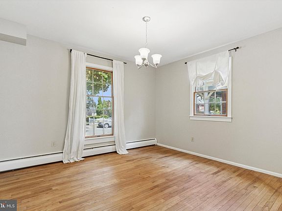 5th image of 142 Washington Ave