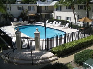 8611 SW 68th Ct APT 24, Pinecrest, FL 33156