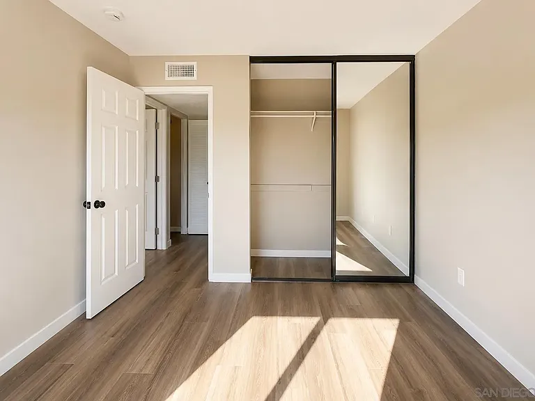 2425 Cranston Dr — Photo 10