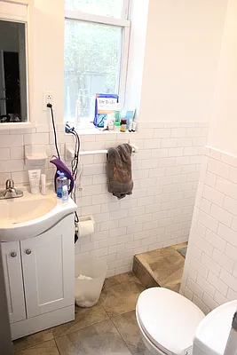 Rented by True Real Estate Group | media 7