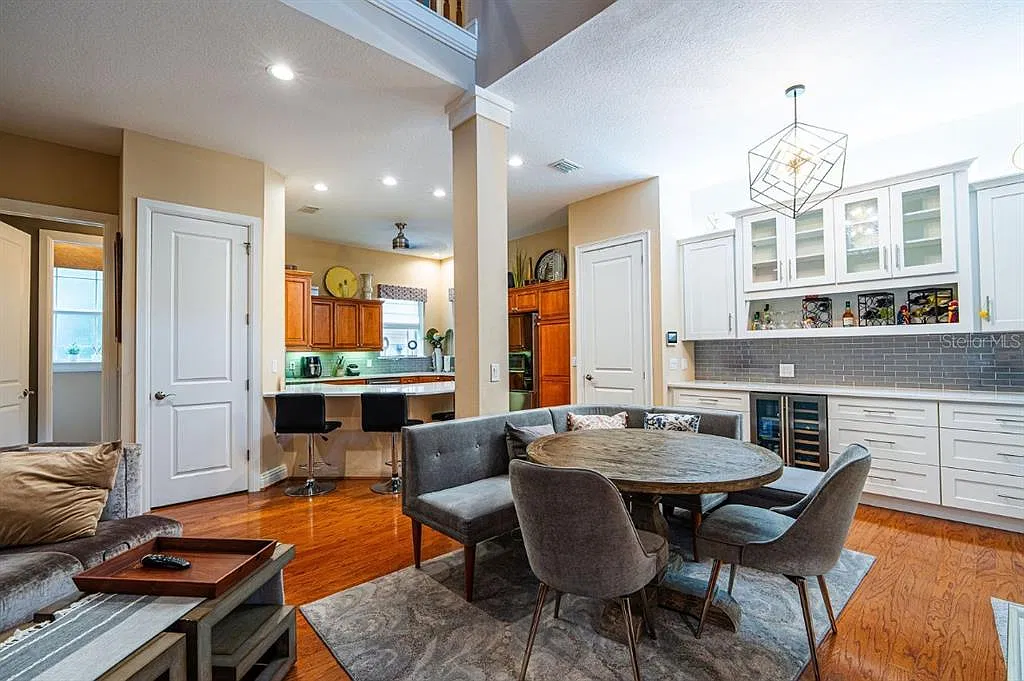 4 bed, 3.0 bath, 2365 sqft, $10,000 — Photo 2