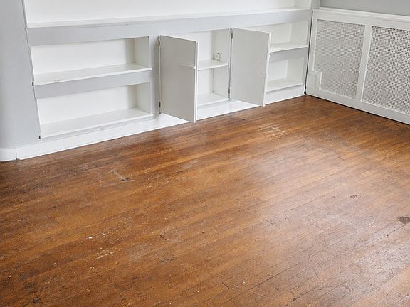 4th image of 37 W Parkwood St #6