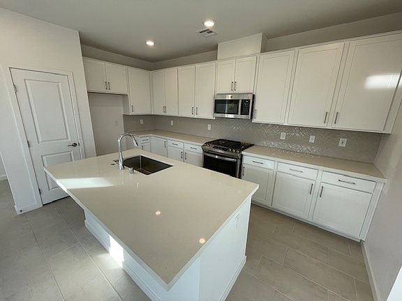 3rd image of 6614 Palm Branch St