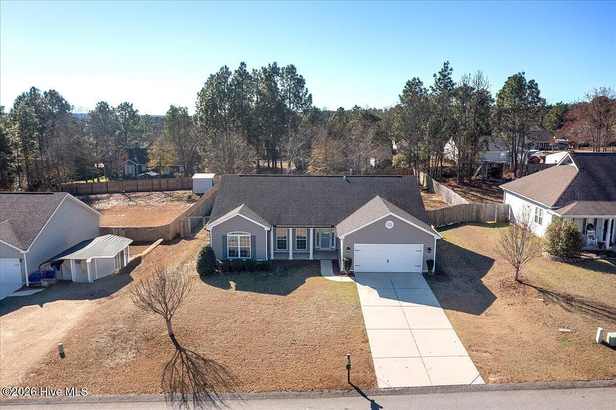 4 bed, 2.0 bath, 1842 sqft, $2,295 — Photo 4