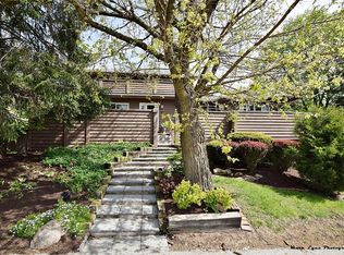 802 Evernia Ct, Geneva, IL 60134