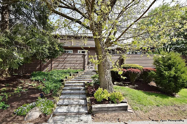 802 Evernia Ct photo 1