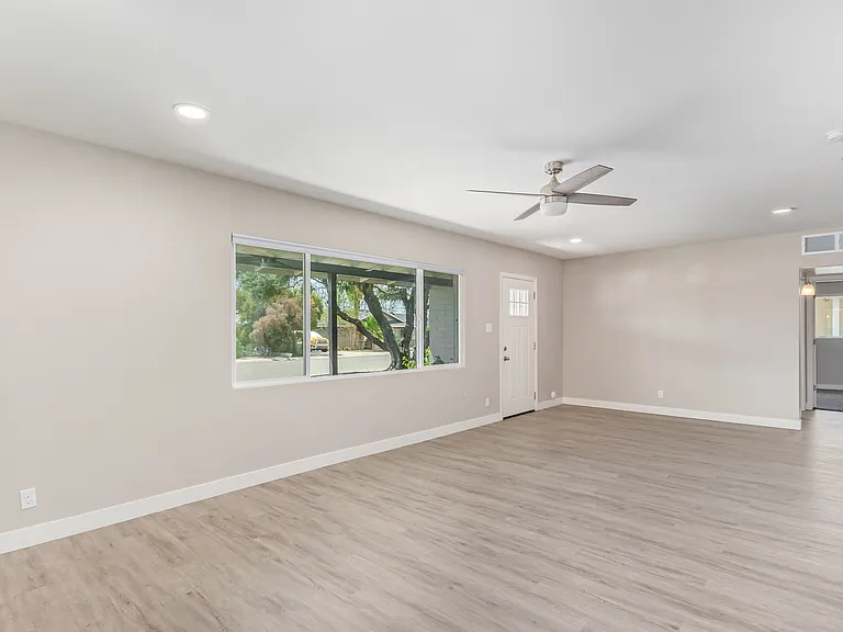 2136 W Village Dr — Photo 10