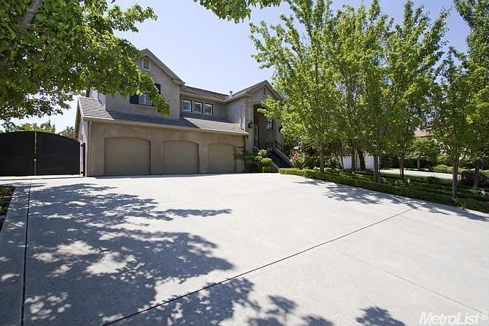 1st image of 4828 Saint Andrews Dr