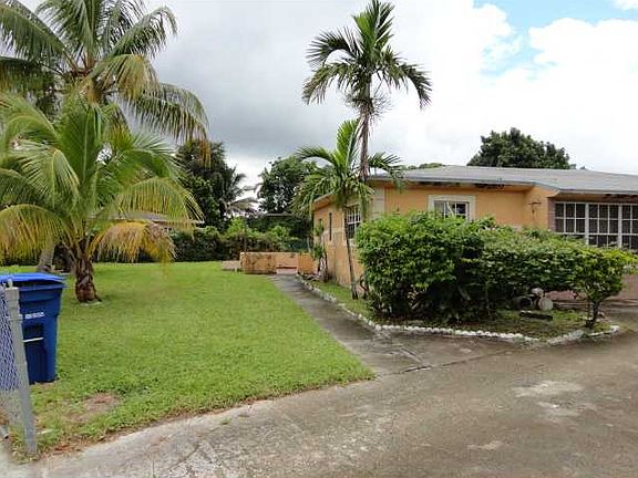 4th image of 13301 NW 18th Ct