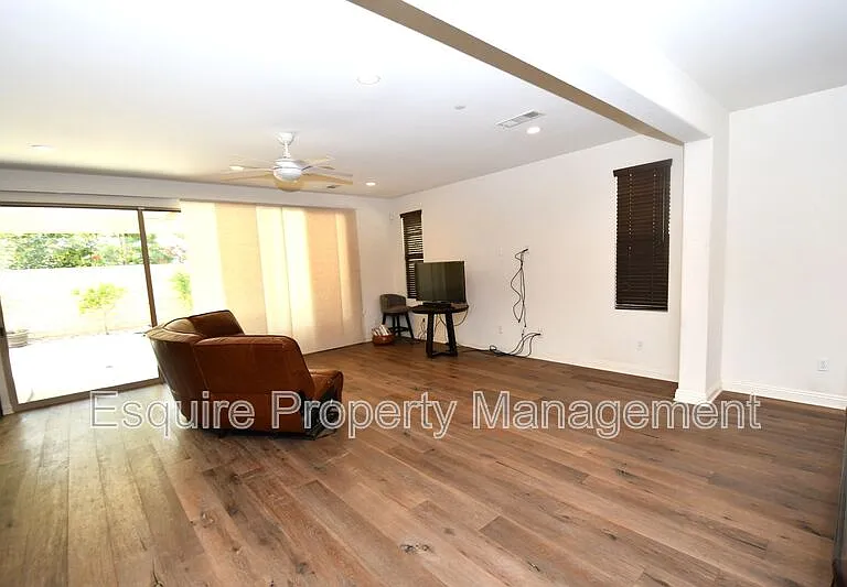 505 Elm Cottage Ct — Photo 7