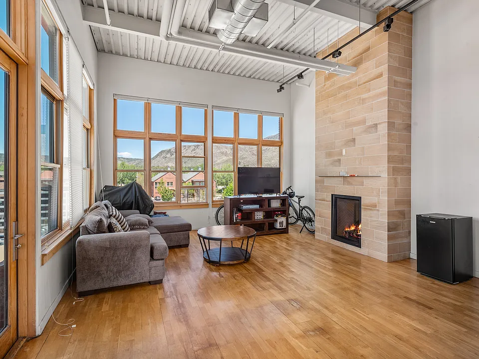 231 Robinson St #R-312