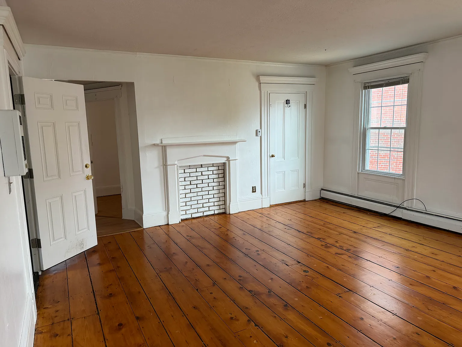 1 bed, 800 sqft, $1,295 — Photo 3