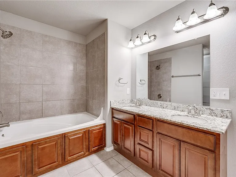 705 SW River Rock St — Photo 19