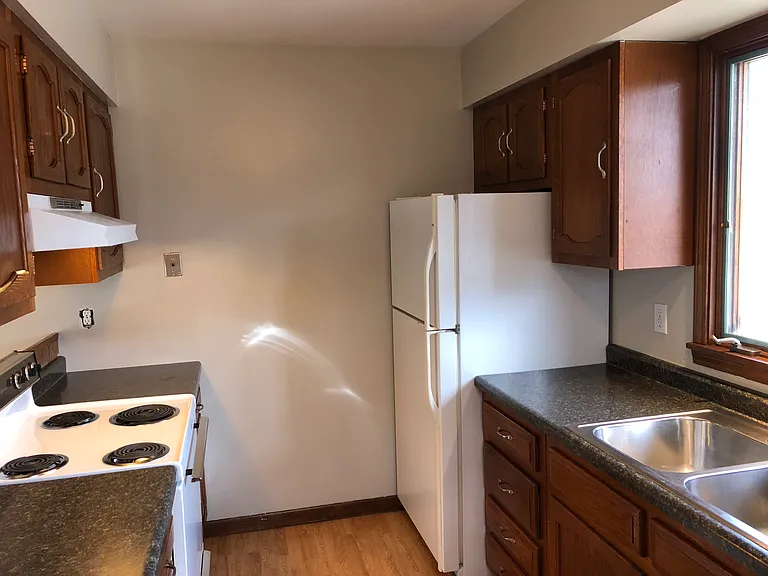 201 N Main St #17 — Photo 3
