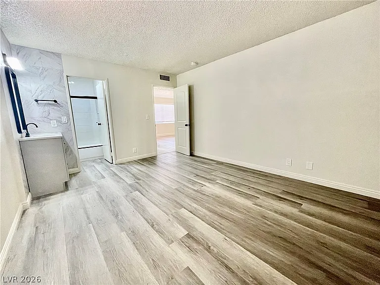 5187 Greene Ln #B — Photo 16
