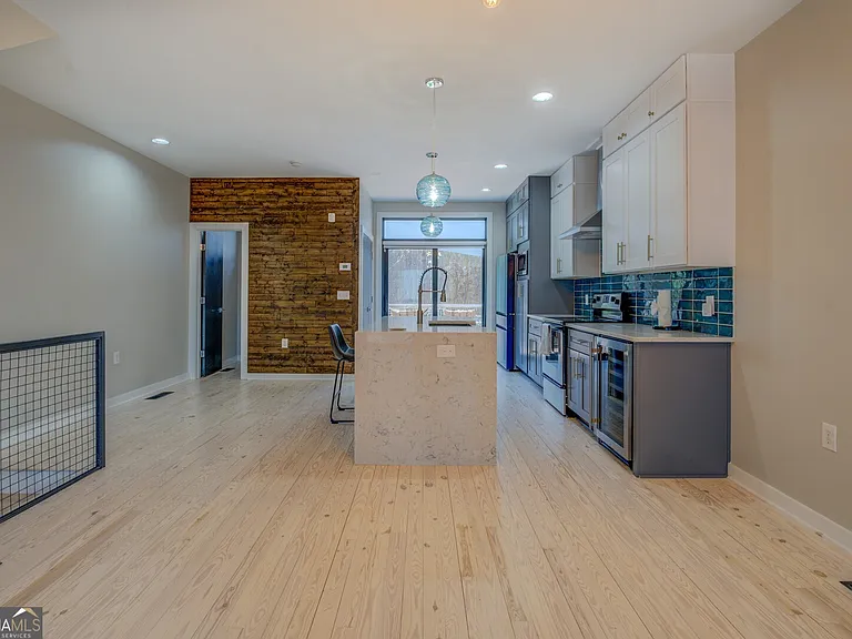 1250 Breuer Mews NW — Photo 23