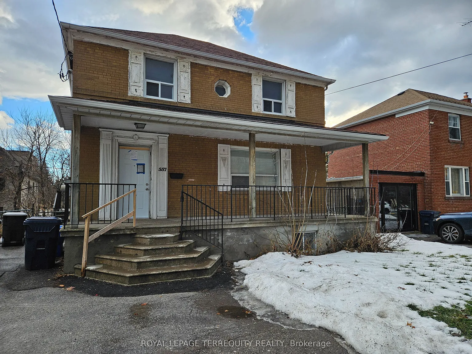 557 Lawrence Ave W photo 1