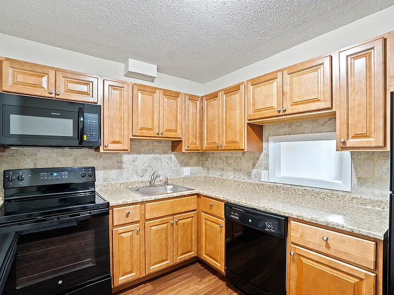 Landings on the Trail Apartment Homes — Photo 13